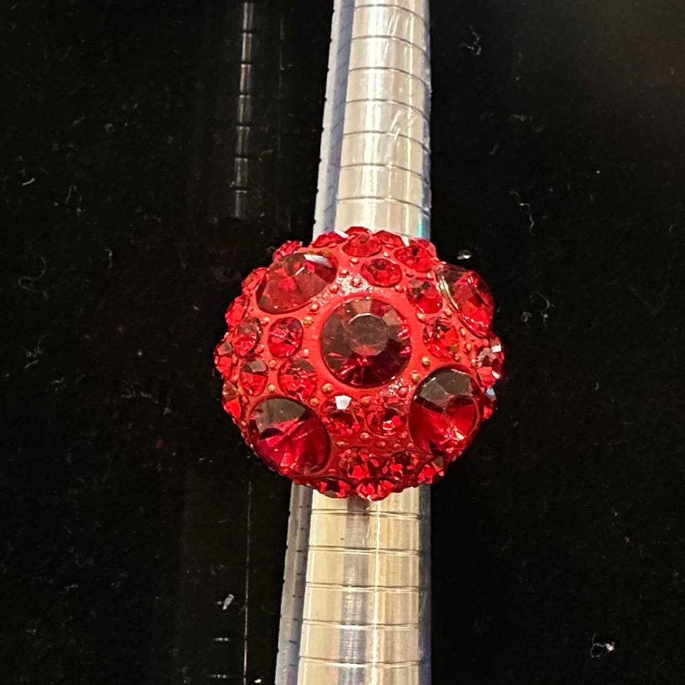 Elegant Red Crystal Ring